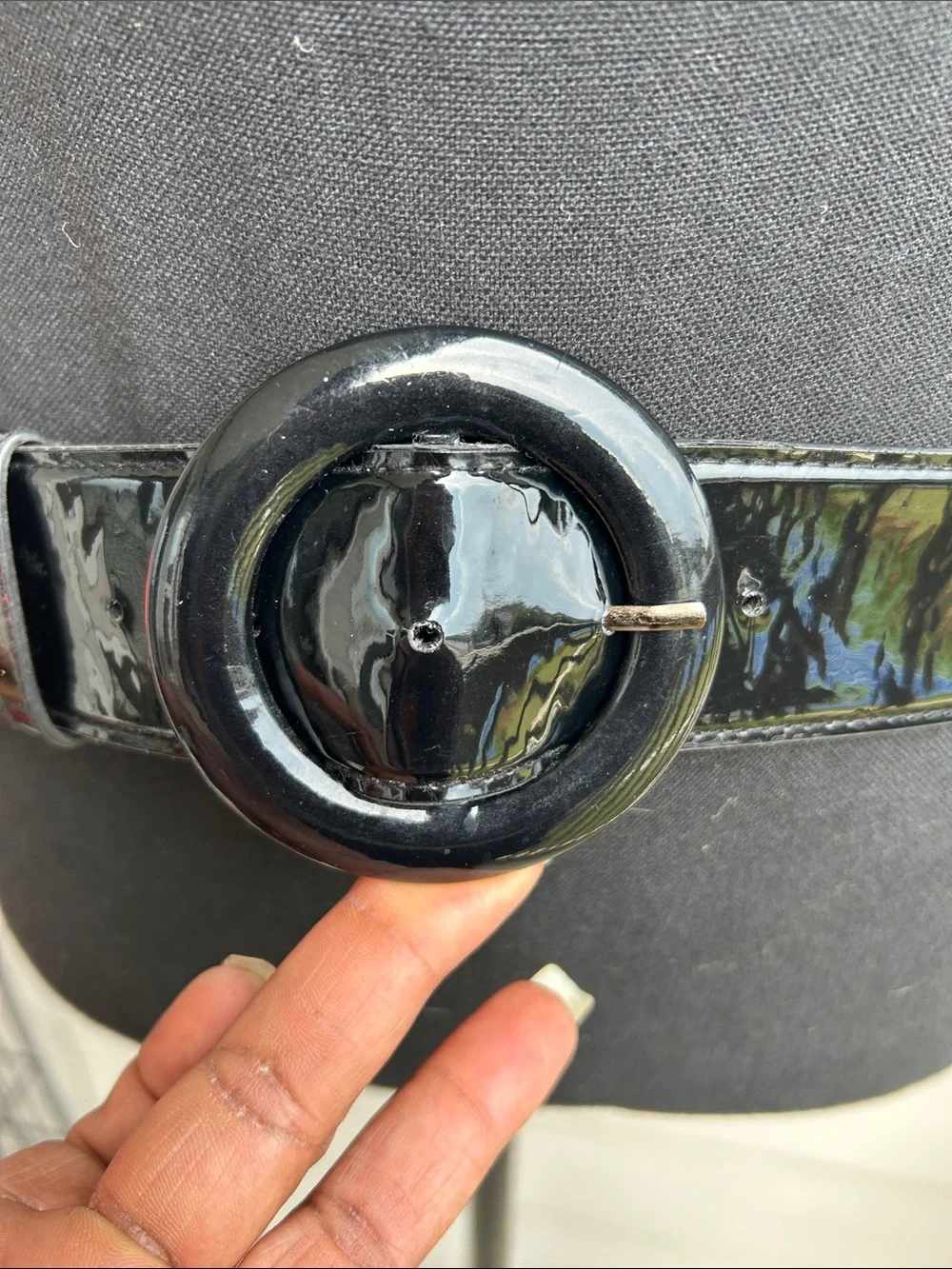 TAHARI Arthur S. Levine Patent Leather Black Wide Belt with Round Buckle. Size M